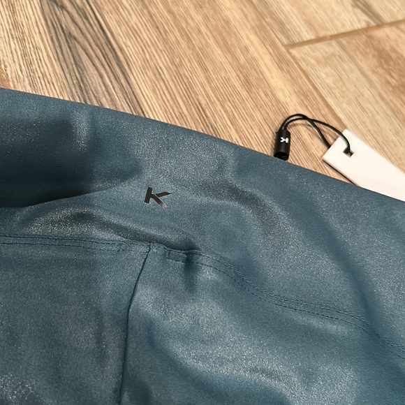 Koral Teal Lustrous Infinity Legging - Picture 6 of 9